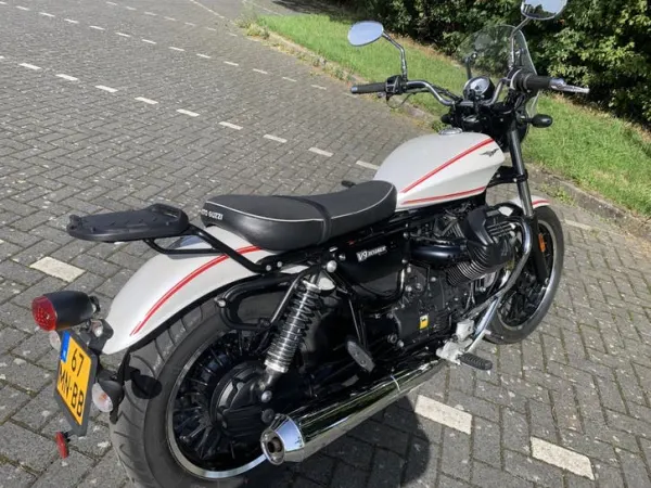 2016 Moto Guzzi V9 Roamer 2016 - €5,700 · Bidding (1/1)