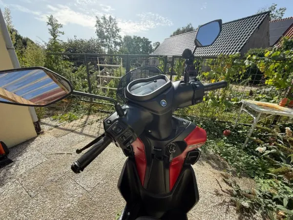 Bouwjaar onbekend Yamaha RAY-ZR 125 cc + electrisch!-2026-1346 km Garantie - € 2.400 (1/1)