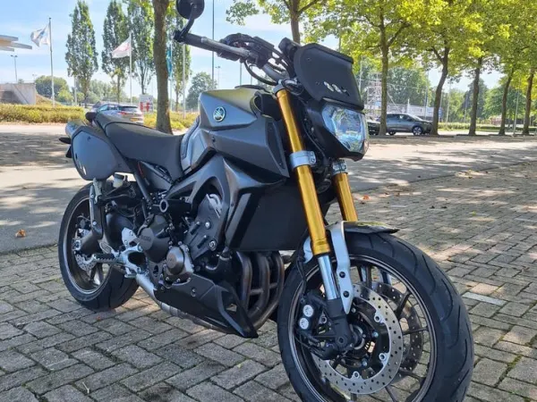 2015 Yamaha MT 09 - €6,500 · Bidding (1/1)