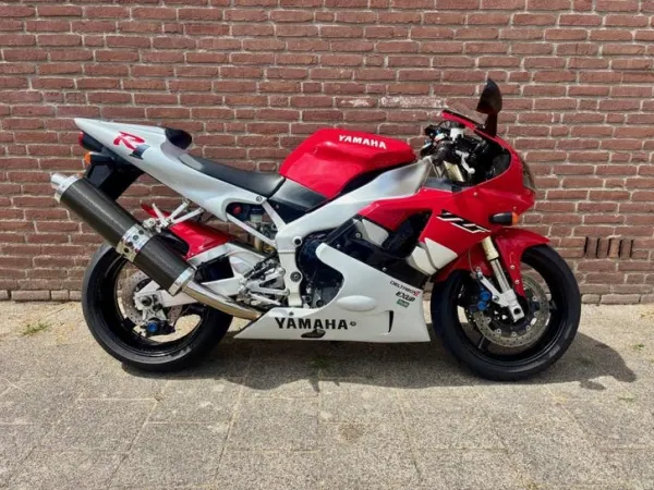 1999 Yamaha YZF R1 - €4,790 (1/1)