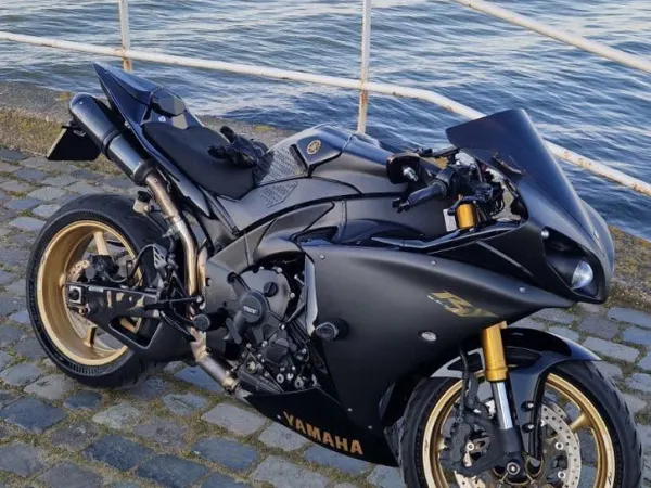 2009 Yamaha YZF R1 - €9,500 (1/1)