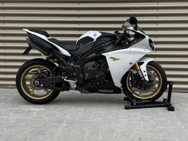 2012 Yamaha Motoren - €10,950 · Bidding (1/1)