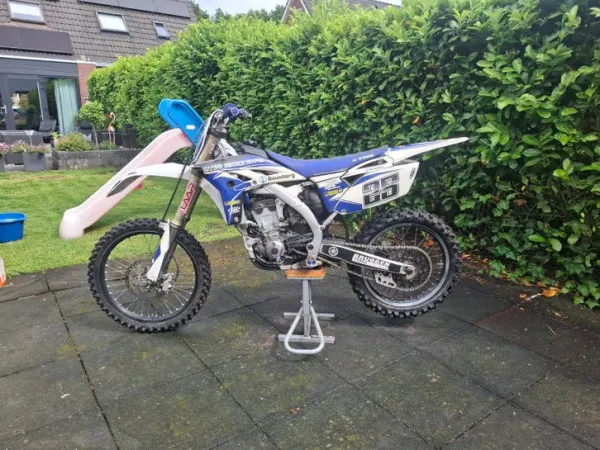 Bouwjaar onbekend Yamaha Motoren - € 3.200 (1/1)