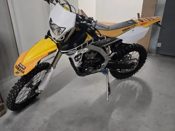 Bouwjaar onbekend Yamaha Motoren - € 4.750 · Bieden (1/1)