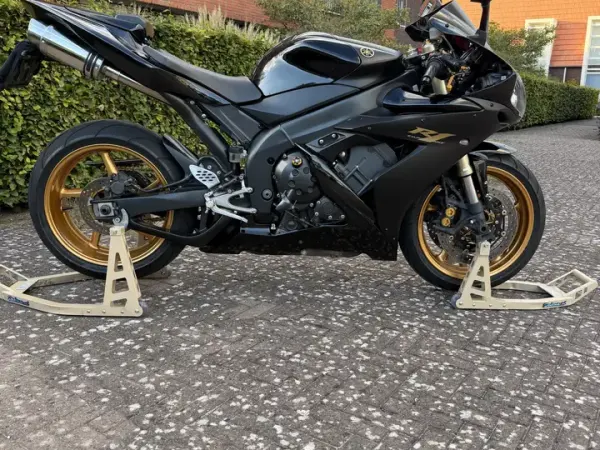 2004 Yamaha YZF-R1 - € 6.450 (1/1)