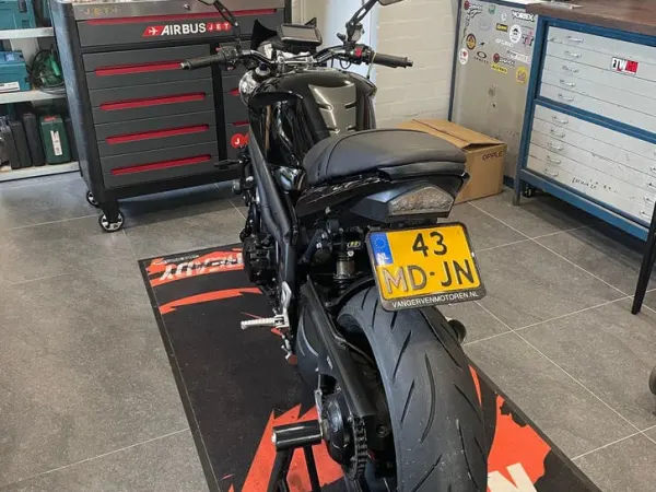 2007 Triumph Speed Triple 1050 2007 - € 4.250 · Bieden (1/1)