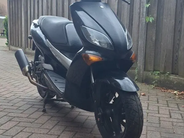 2002 Boom Yamaha Maxter Motorscooter 177cc 180cc Ruil Inruil Mogelijk - € 800 · Bieden (1/1)