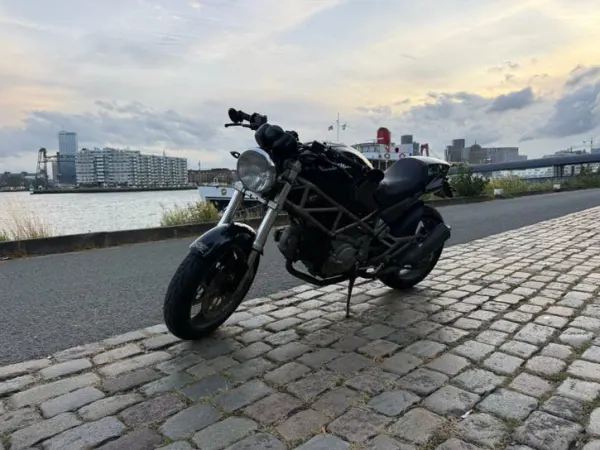 2002 Ducati Monster 620 i.e. A2 35kw Carbon - € 2.000 · Bieden (1/1)