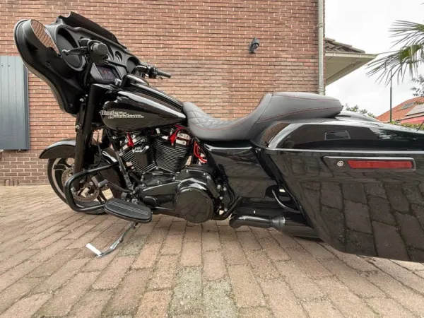 2019 Harley-Davidson Moter - € 23.500 · Bieden (1/1)