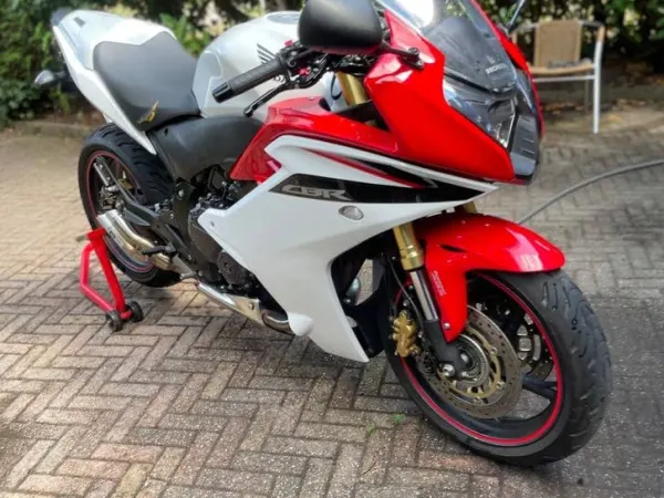 2013 Honda CBR 600 F - € 4.900 · Bieden (1/1)