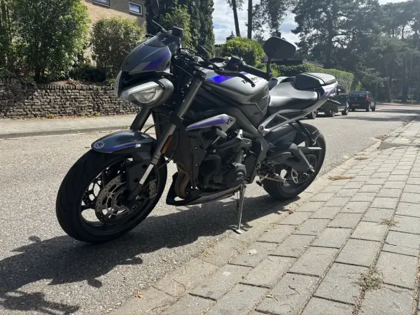2021 Triumph Street Triple RS - €9,250 (1/1)