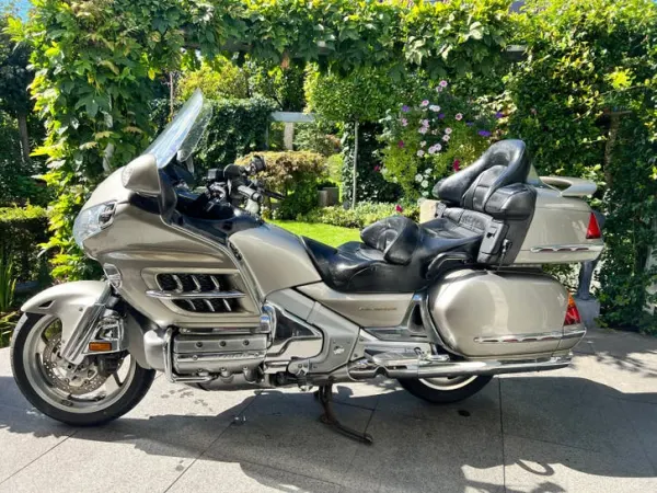 Bouwjaar onbekend Honda GL 1800 - € 8.100 · Bieden (1/1)