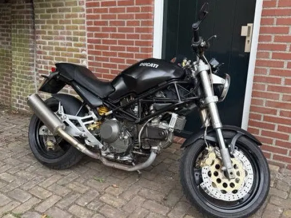 1999 Ducati Monster 900-black and Carbon-Rijklaar - €2,200 · Bidding (1/1)