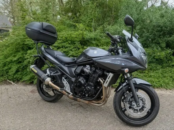 2011 Suzuki Bandit 650 - €3,250 · Bidding (1/1)