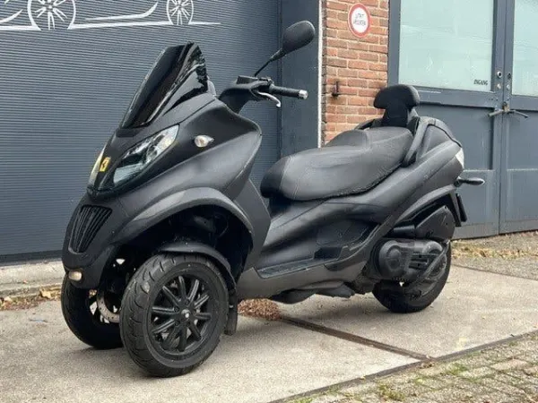 2009 Piaggio MP3 400 - €1,995 · Bidding (1/1)