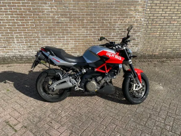 2011 Aprilia Shiver 2011-Carbon Uitlaten en Koffers - €2,100 · Bidding (1/1)