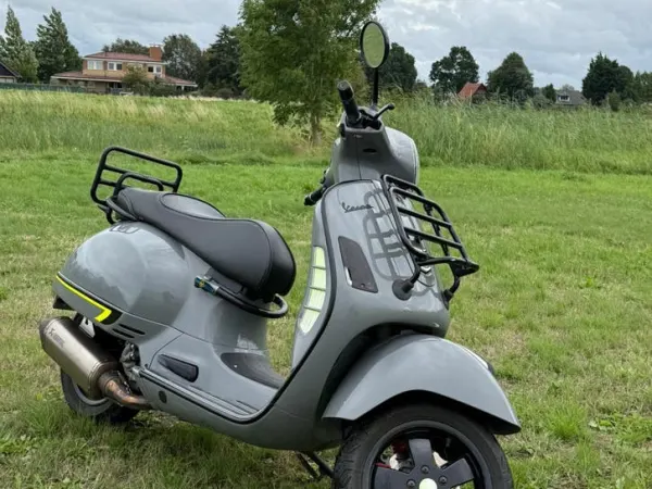 2013 Vespa gts 300 Akrapovic - €3,250 · Bidding (1/1)