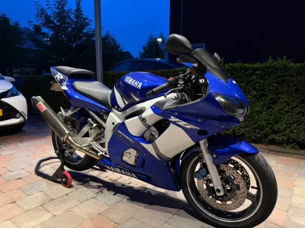 2002 Yamaha YZF R6 - Reserved (1/1)