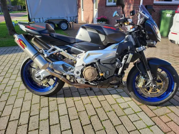 Year unknown Aprilia Tuono 1000 bj 2009 - €4,750 · Bidding (1/1)