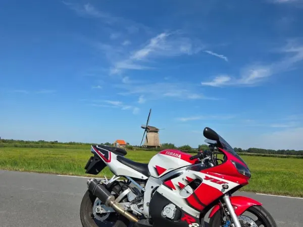 1997 Yamaha Motoren - €3,800 · Bidding (1/1)
