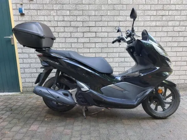 2020 Honda PCX 125 - € 2.500 · Bieden (1/1)