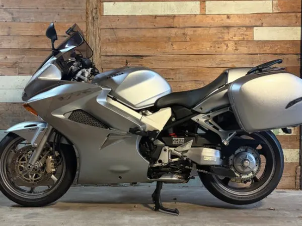 2005 Honda VFR 800 - € 3.750 · Bieden (1/1)