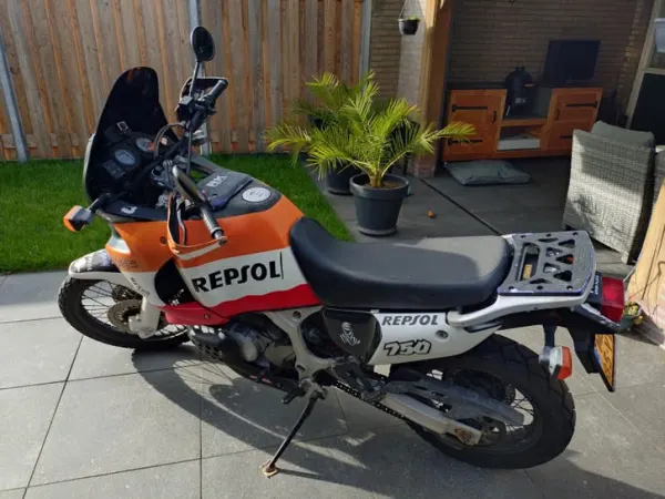 1994 Honda Africa Twin 750-Avontuurlijke Enduro Motor - €3,750 · Bidding (1/1)