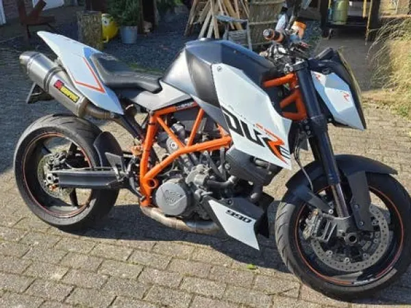 2010 KTM Superduke 990 R - €4,500 · Bidding (1/1)