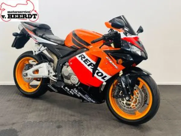 2006 Honda CBR 600 RR - € 5.850 (1/1)
