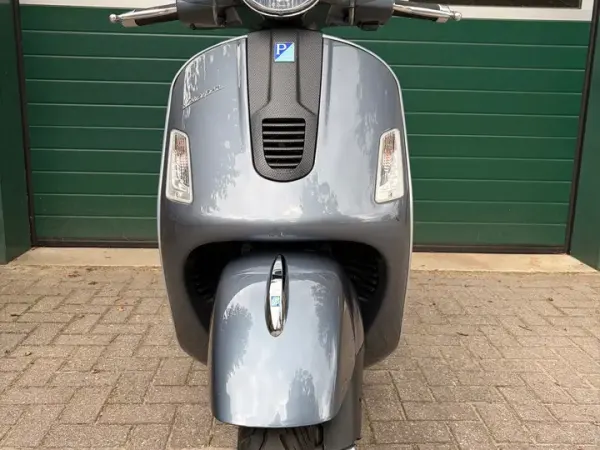 2013 Vespa GTS 300 - €2,950 (1/1)