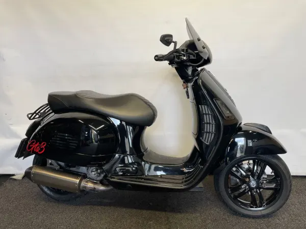 2015 Vespa GTS 300 ABS - € 3.250 (1/1)