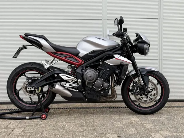 2017 Triumph Street Triple R - €6,950 · Bidding (1/1)