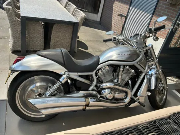 2002 Harley-Davidson V-Rod - €7,900 · Bidding (1/1)