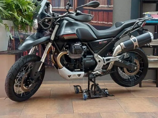 2023 Moto Guzzi V 85 TT - €9,750 (1/1)