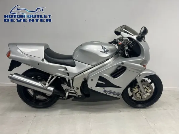 Bouwjaar onbekend Honda VFR 750 F VFR750 (bj 1996) - € 1.650 · Bieden (1/1)