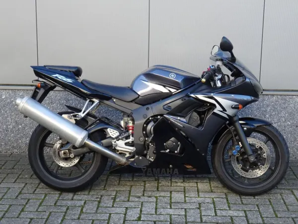 2005 Yamaha YZF R6 - €3,445 (1/1)