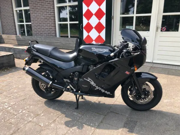 1996 Triumph Daytona 900 (bj 1996) - €3,990 (1/1)