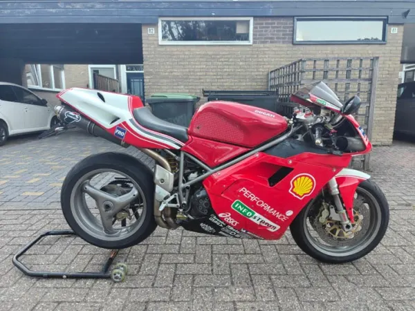 2001 Ducati 748 - € 5.250 · Bieden (1/1)