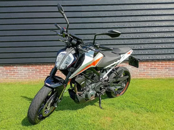 2022 KTM 390 Duke A2 (Slechts 2300 km) - €4,950 (1/1)