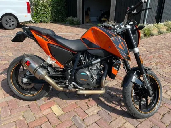Year unknown KTM Duke 690 2016 Akrapovic - €4,000 · Bidding (1/1)