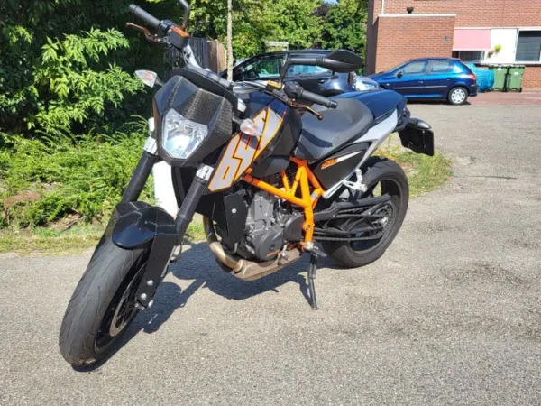 Year unknown KTM 690 Duke - €4,200 · Bidding (1/1)