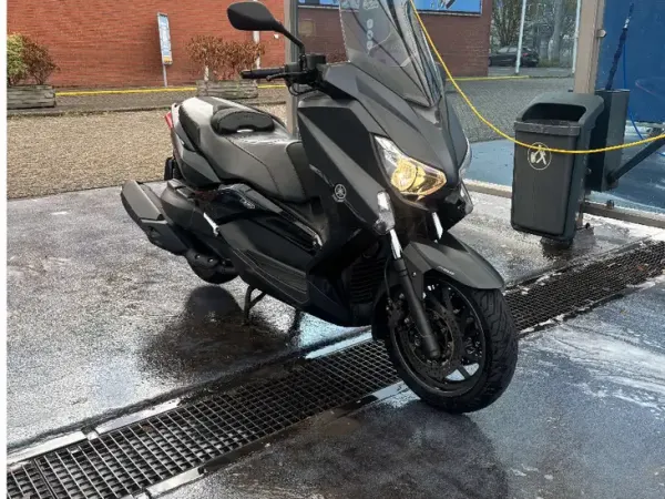 2016 Yamaha X-Max 400 - €3,500 (1/1)