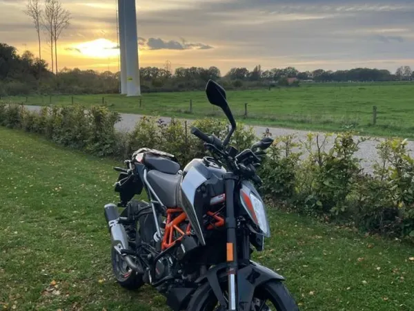 Year unknown KTM 125 Duke - €3,900 · Bidding (1/1)