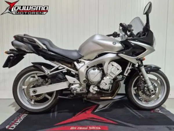 2004 Yamaha FZS 600 Fazer - € 3.490 (1/1)