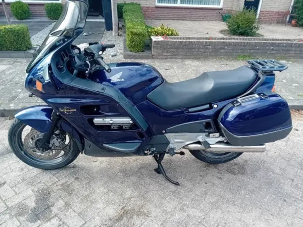 Bouwjaar onbekend Honda ST 1100 - € 1.750 · Bieden (1/1)