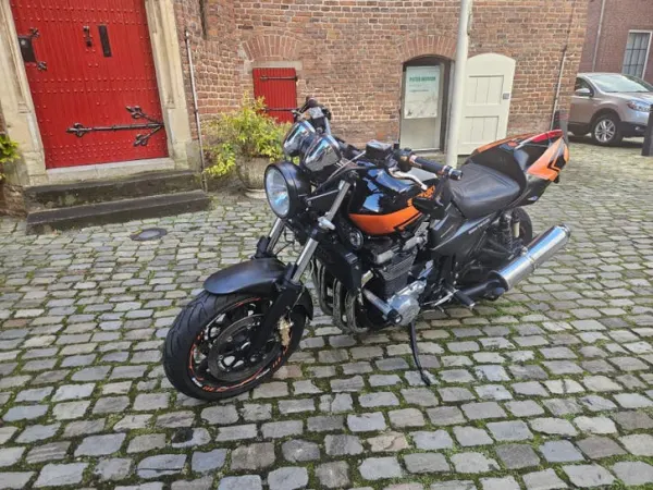2002 Suzuki GSX1400-Klaar Voor de weg! Nieuwe Banden & Remmen - €3,500 · Bidding (1/1)