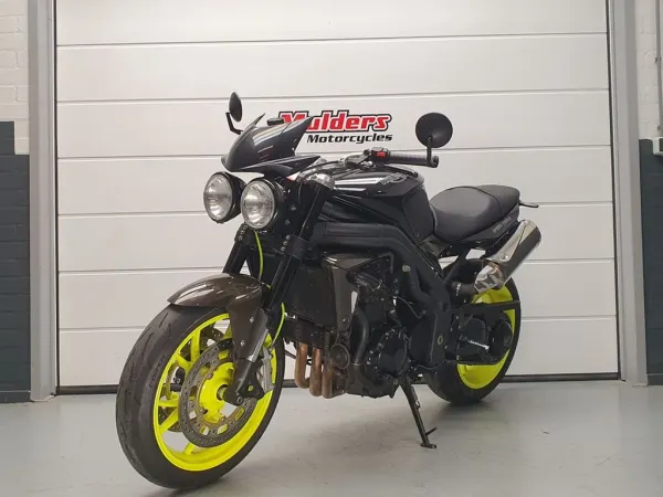 2010 Triumph Speed Triple 1050 - € 5.500 · Bieden (1/1)