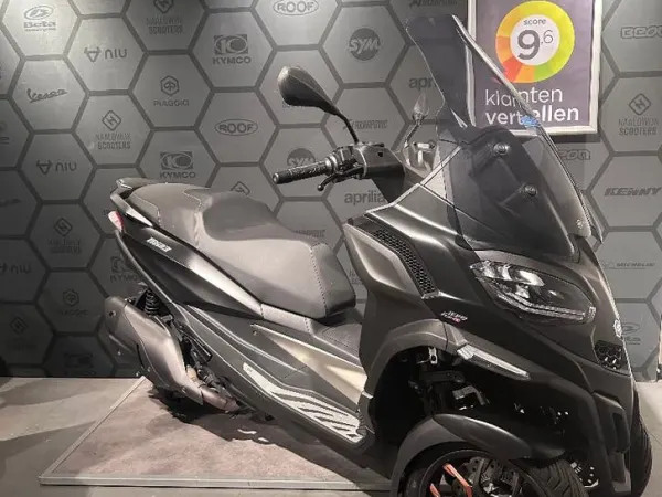 2026 Piaggio MP3 530 2026 2.066KM BTW - €12,995 (1/1)