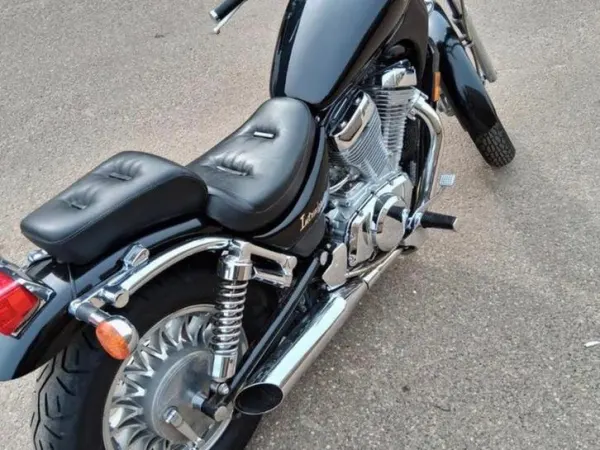 Year unknown Suzuki VS 700 - €2,600 · Bidding (1/1)