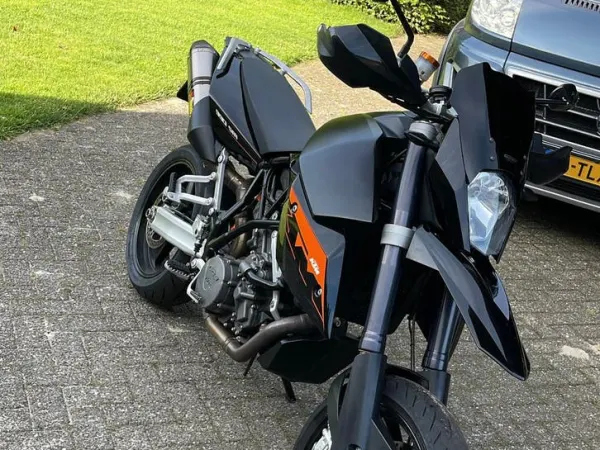 Year unknown KTM 990 SM 2008 – Brute 1000cc Supermoto🔥 - €4,350 · Bidding (1/1)